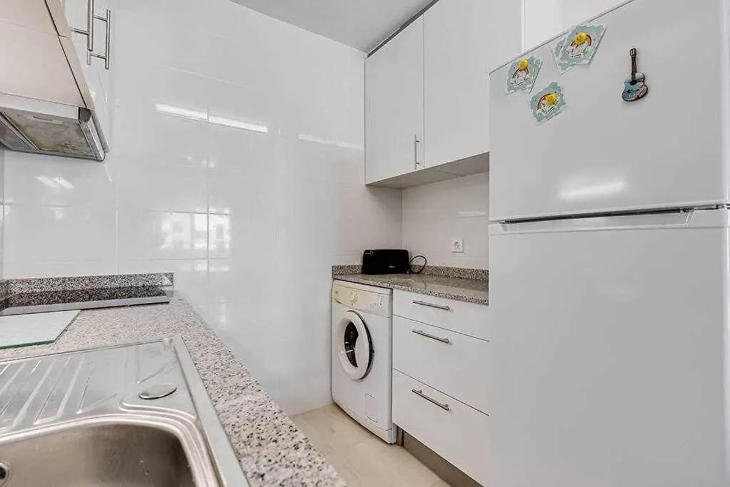 Апартаменты Rentalsbcn Apartamentos Mediterraneo Бланес